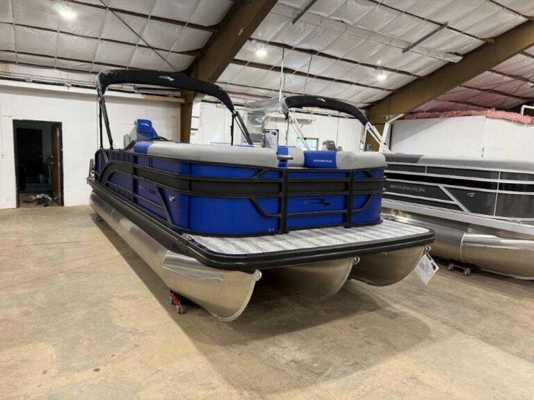 2026 Bennington 22SSB - SPS - Blackout US-ETWS7214G526 [photo 21]